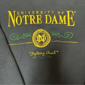 VINTAGE 90’s 80’s Notre Dame Navy Blue Crewneck 
Beautiful Color